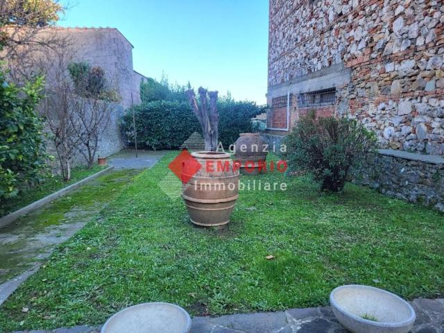 Villa Indipendente in vendita a Buti, Toscana