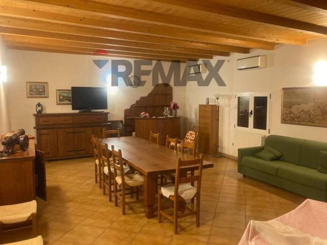 Villa Indipendente in vendita a Buttapietra, Veneto