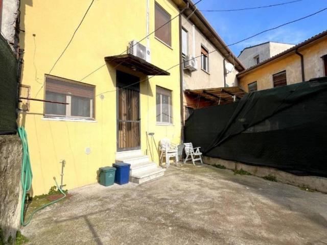 Villa Indipendente in vendita a Buttapietra, Veneto
