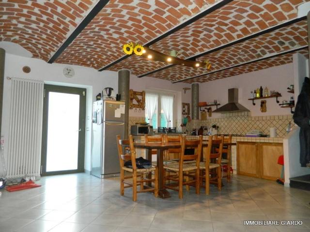 Villa Indipendente in vendita a Piemonte, Asti