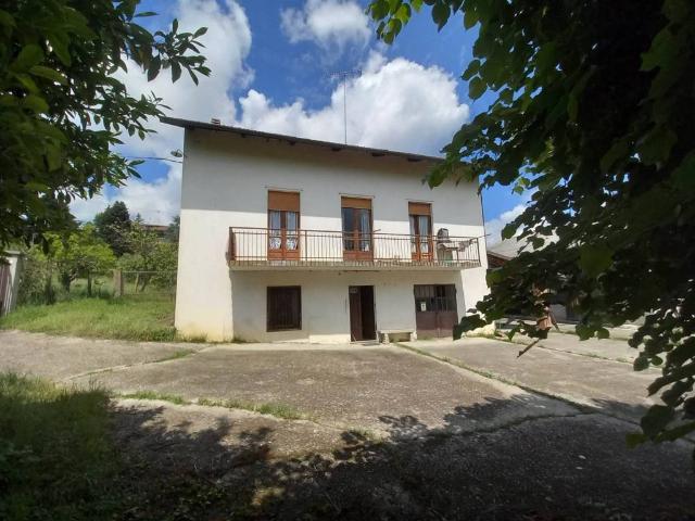 Villa Indipendente in vendita a Piemonte, Asti