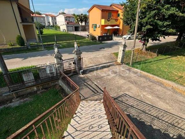 Villa Indipendente in vendita a Adria, Veneto