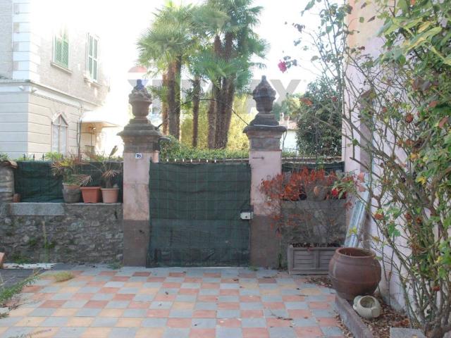 Villa Indipendente in vendita a Selva, Cadegliano-Viconago