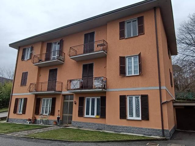 Villa Indipendente in vendita a Comunità Montana del Piambello, Cadegliano