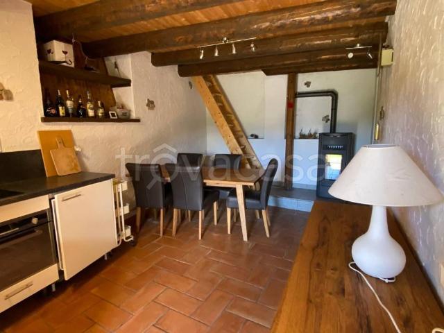Villa Indipendente in vendita a Comunità Montana del Piambello, Viconago