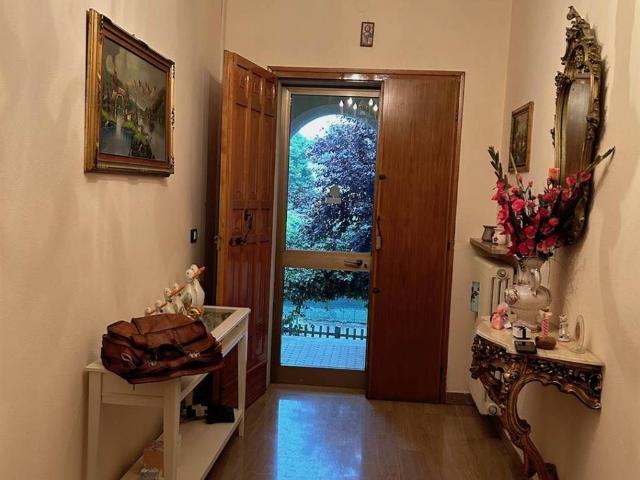 Villa Indipendente in vendita a Terra di Mezzo, Re