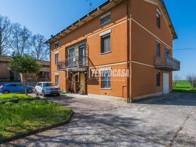 Villa Indipendente in vendita a Terra di Mezzo, Re