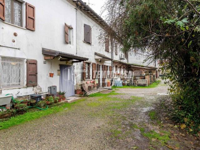 Villa Indipendente in vendita a Terra di Mezzo, Re