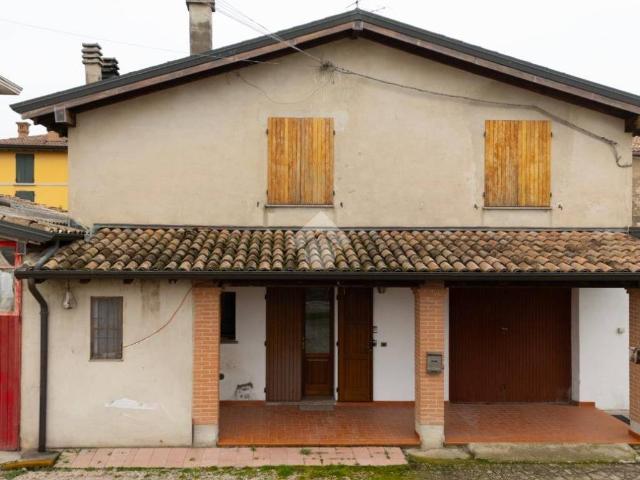 Villa Indipendente in vendita a Terra di Mezzo, Re