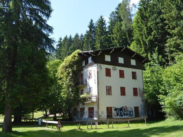 Villa Indipendente in vendita a Comunità delle Giudicarie, Caderzone