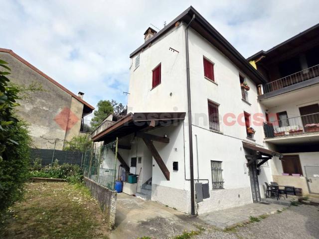 Villa Indipendente in vendita a Cadorago, Lombardia