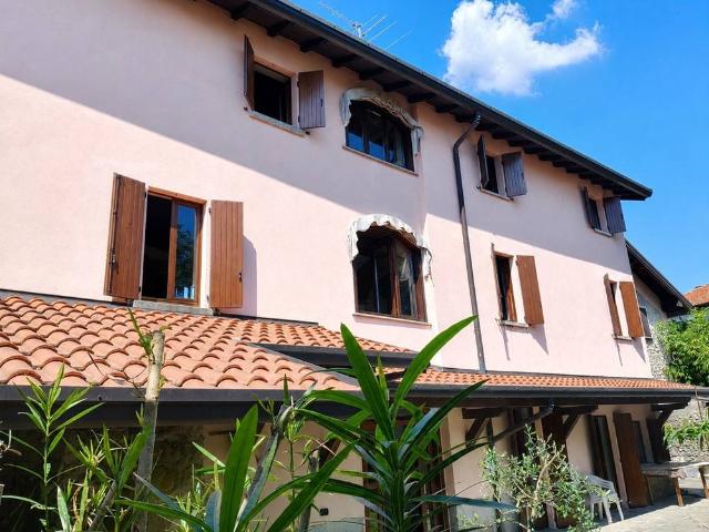 Villa Indipendente in vendita a Cadorago, Lombardia