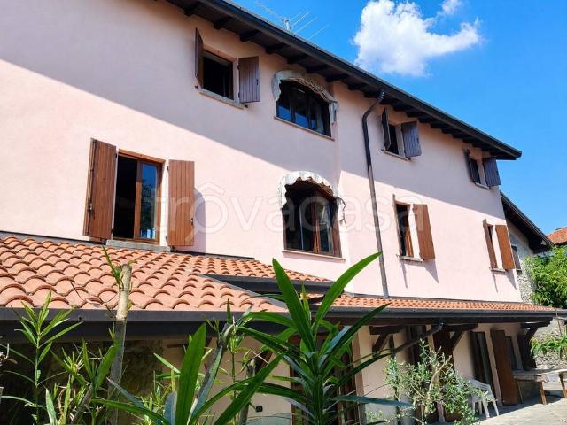 Villa Indipendente in vendita a Cadorago, Lombardia