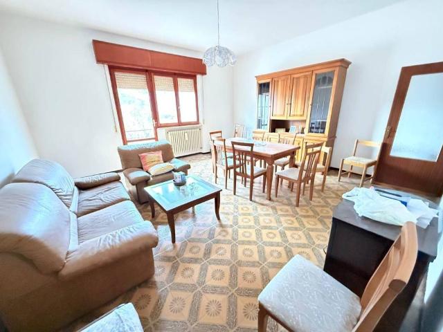 Villa Indipendente in vendita a Pianello, Marche