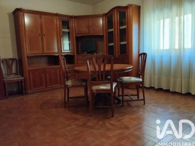 Villa Indipendente in vendita a Cappuccini, Marche