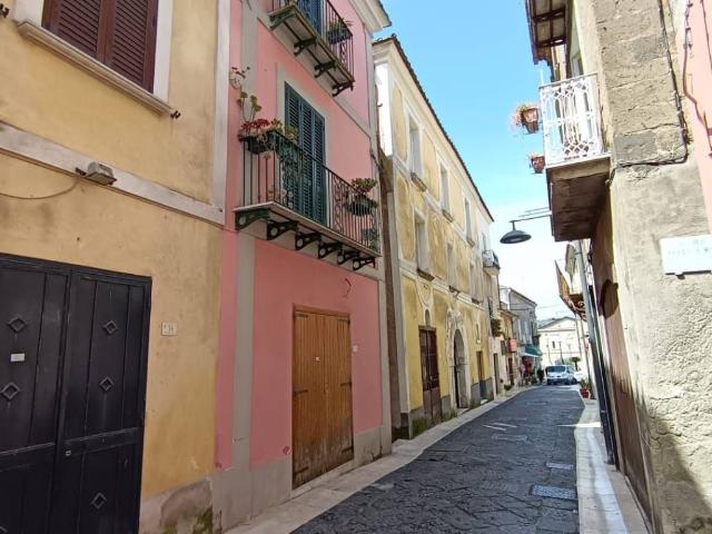 Villa Indipendente in vendita a Caiazzo, Campania