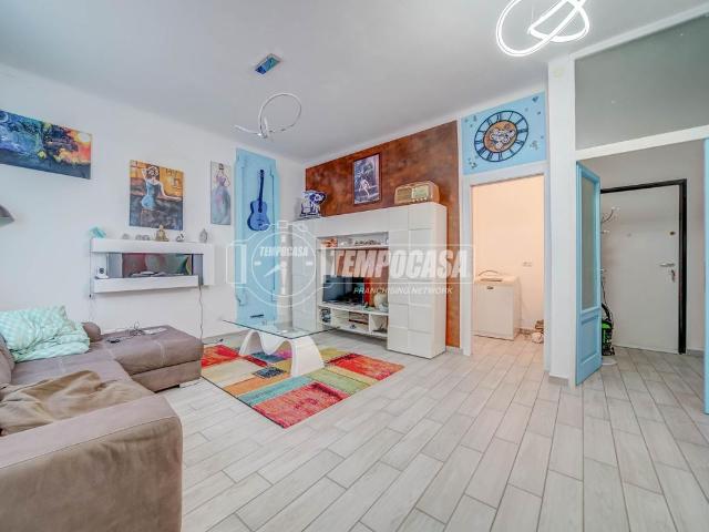 Villa Indipendente in vendita a Cairate, Lombardia