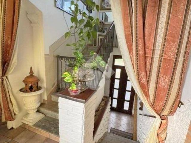 Villa Indipendente in vendita a Cairate, Lombardia