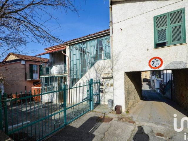 Villa Indipendente in vendita a Cairo Montenotte, Liguria