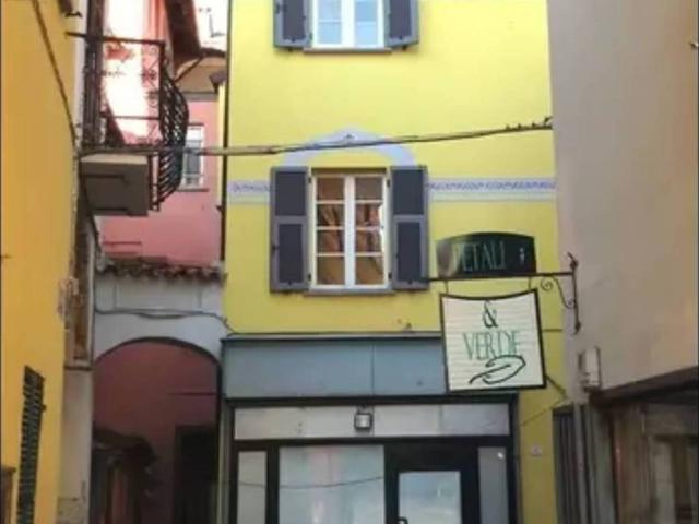 Villa Indipendente in vendita a Cairo Montenotte, Liguria