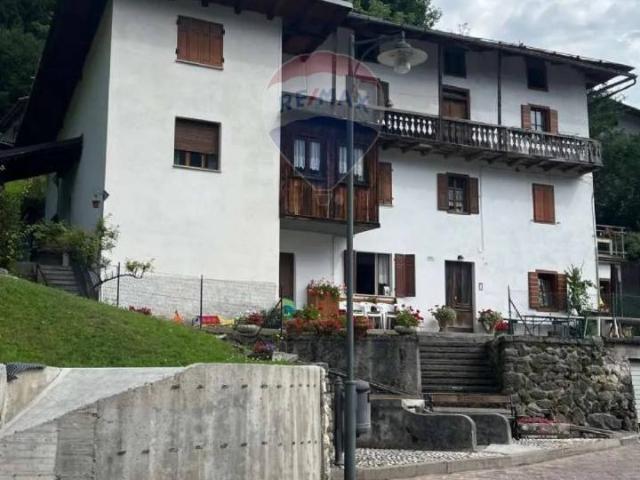 Villa Indipendente in vendita a Calalzo Di Cadore, Veneto