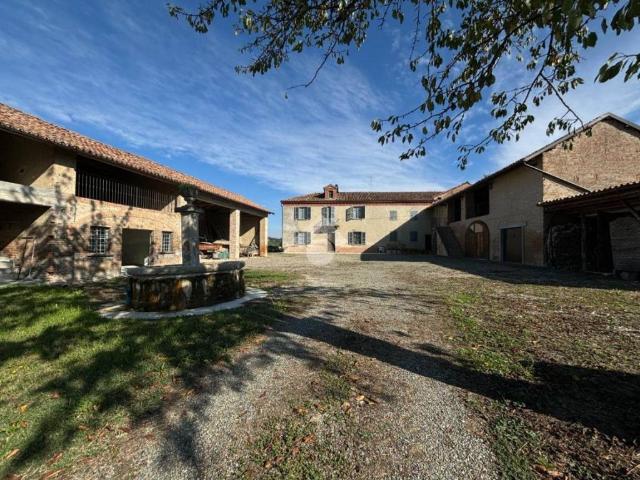 Villa Indipendente in vendita a Piemonte, Asti