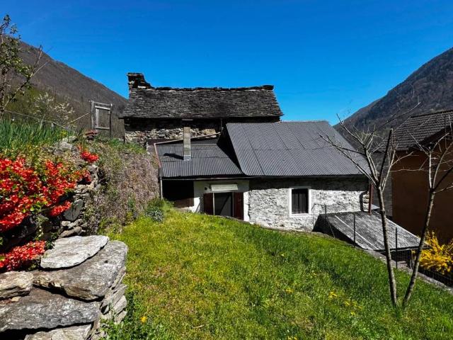 Villa Indipendente in vendita a Bannio Anzino, Piemonte