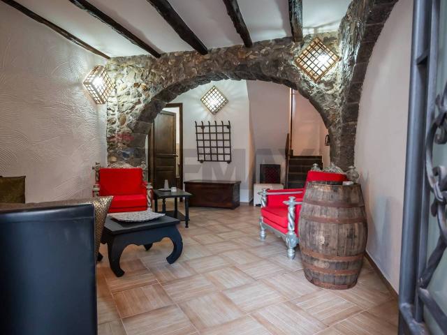 Villa Indipendente in vendita a Calatabiano, Sicilia