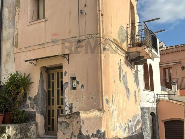 Villa Indipendente in vendita a Calatabiano, Sicilia
