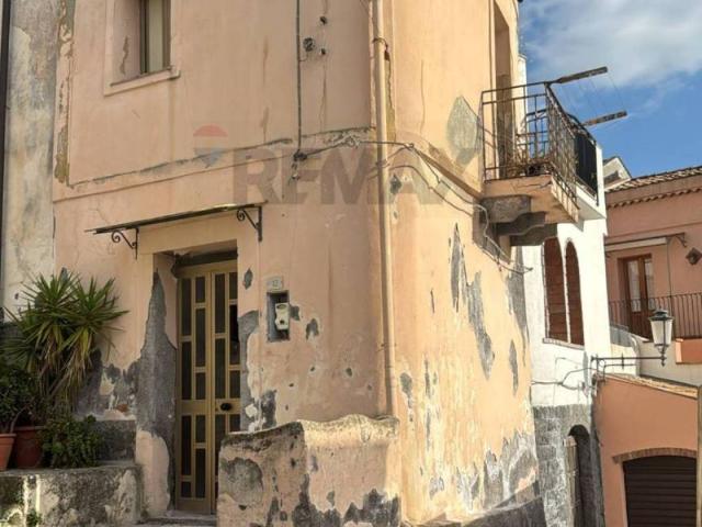 Villa Indipendente in vendita a Calatabiano, Sicilia