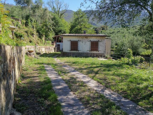 Villa Indipendente in vendita a Montemagno, Calci