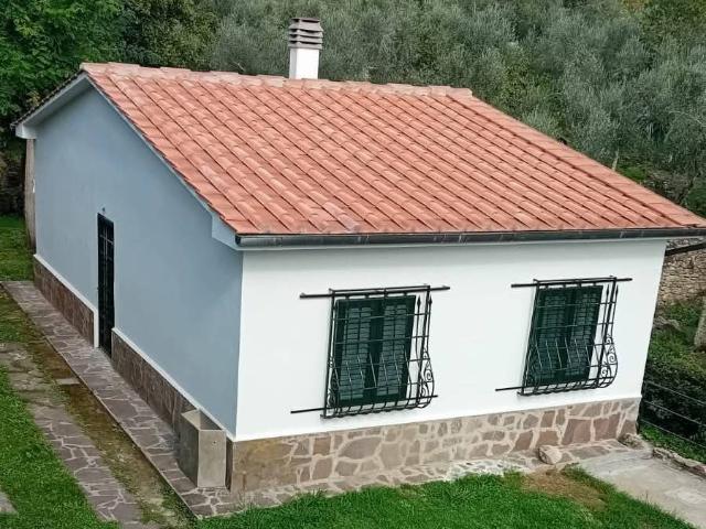 Villa Indipendente in vendita a Montemagno, Calci