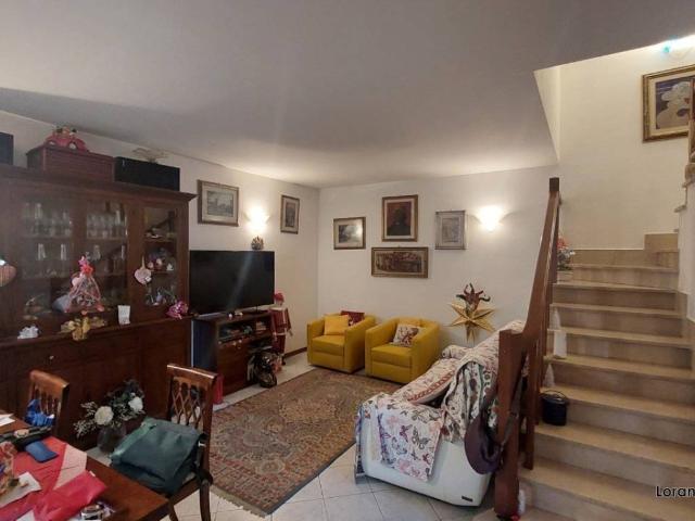Villa Indipendente in vendita a Calcinaia, Toscana