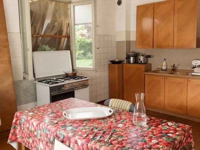 Villa Indipendente in vendita a Calcinate, Bergamo