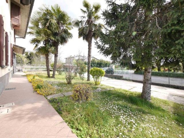 Villa Indipendente in vendita a Calcio, Lombardia
