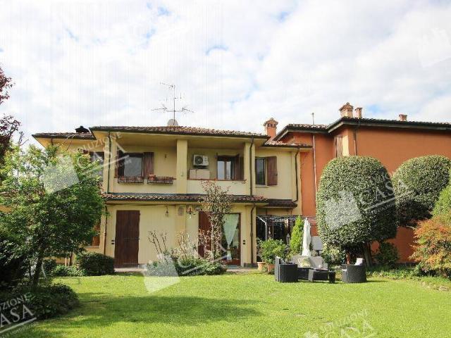 Villa Indipendente in vendita a Calderara di Reno, Bologna