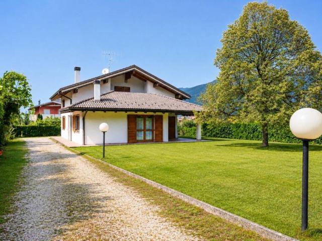 Villa Indipendente in vendita a Comunità Alta Valsugana e Bersntol, Caldonazzo