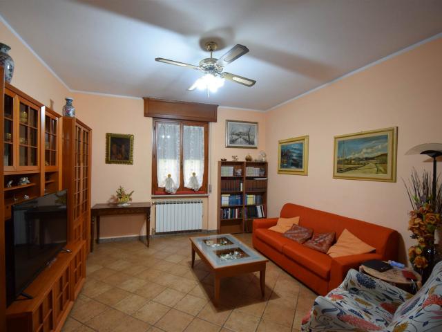 Villa Indipendente in vendita a Calendasco, Reggio Emilia