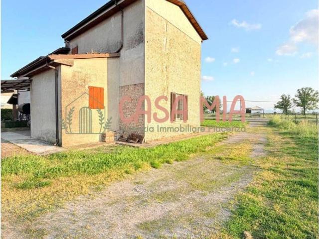 Villa Indipendente in vendita a Calendasco, Reggio Emilia