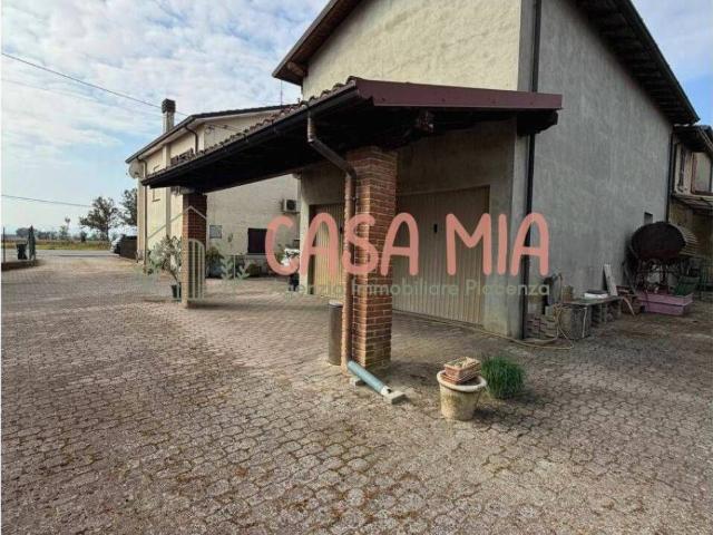 Villa Indipendente in vendita a Calendasco, Reggio Emilia
