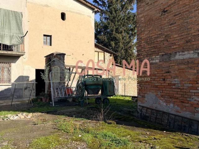 Villa Indipendente in vendita a Calendasco, Reggio Emilia
