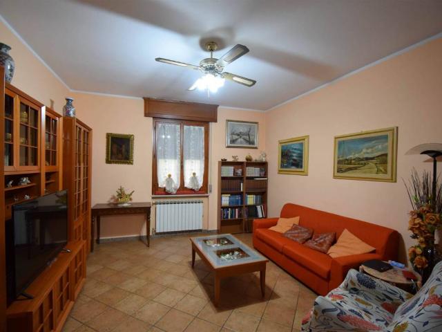 Villa Indipendente in vendita a Calendasco, Reggio Emilia