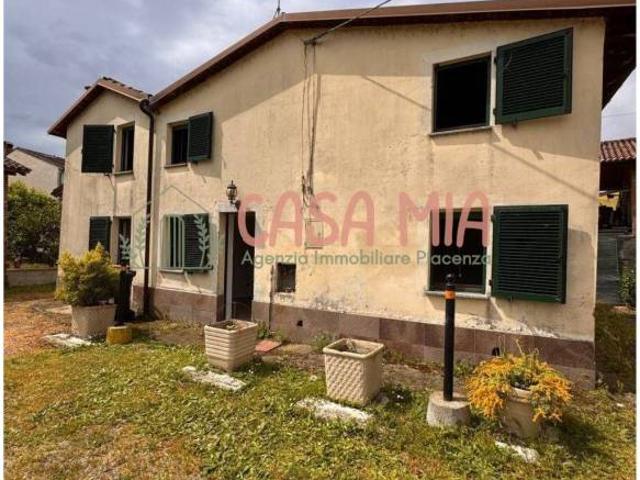 Villa Indipendente in vendita a Calendasco, Reggio Emilia
