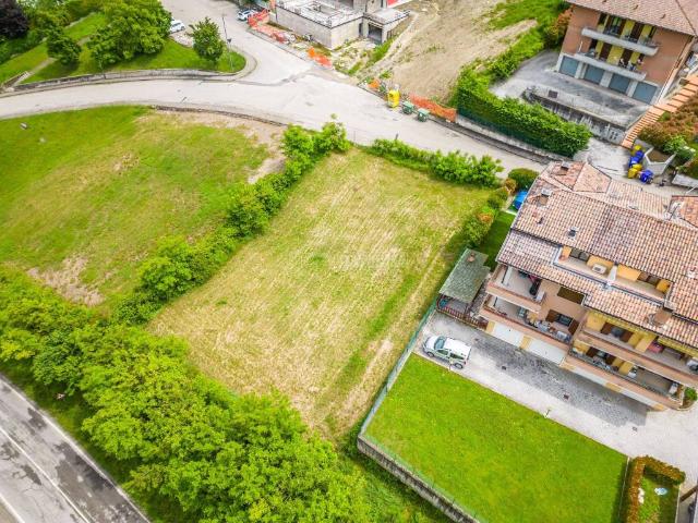Villa Indipendente in vendita a Calestano, Reggio Emilia