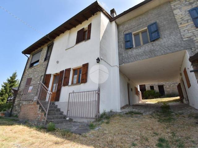 Villa Indipendente in vendita a Calestano, Reggio Emilia