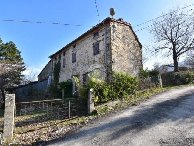 Villa Indipendente in vendita a Calestano, Reggio Emilia