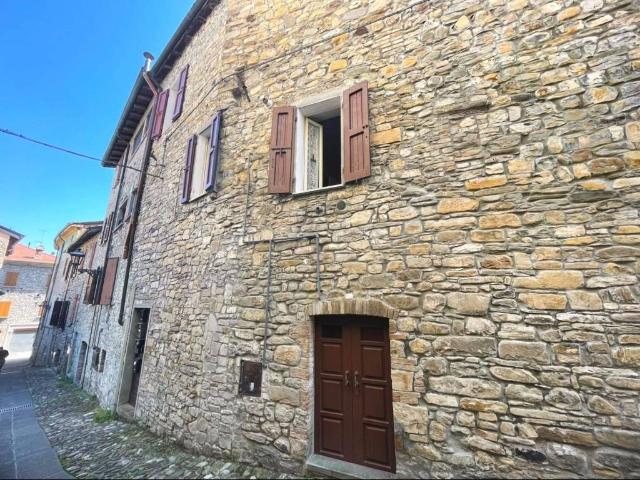 Villa Indipendente in vendita a Calestano, Reggio Emilia
