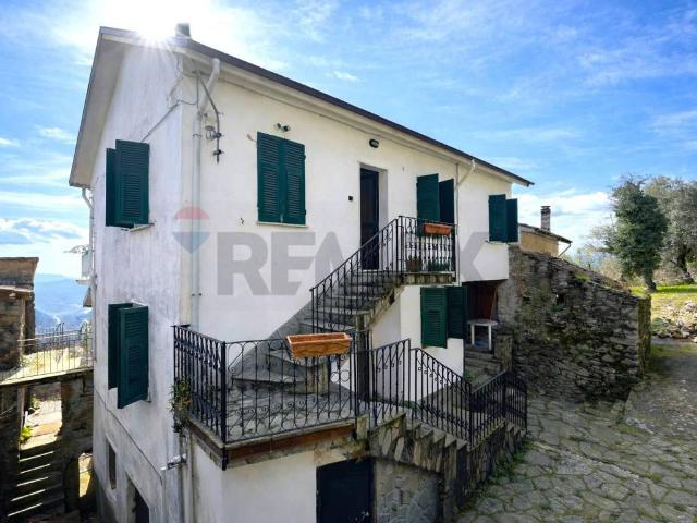 Villa Indipendente in vendita a Calice Al Cornoviglio, Liguria