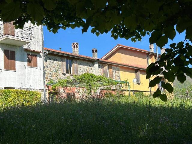 Villa Indipendente in vendita a Calice Al Cornoviglio, Liguria