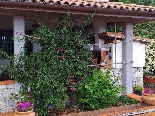 Villa Indipendente in vendita a Calice Al Cornoviglio, Liguria